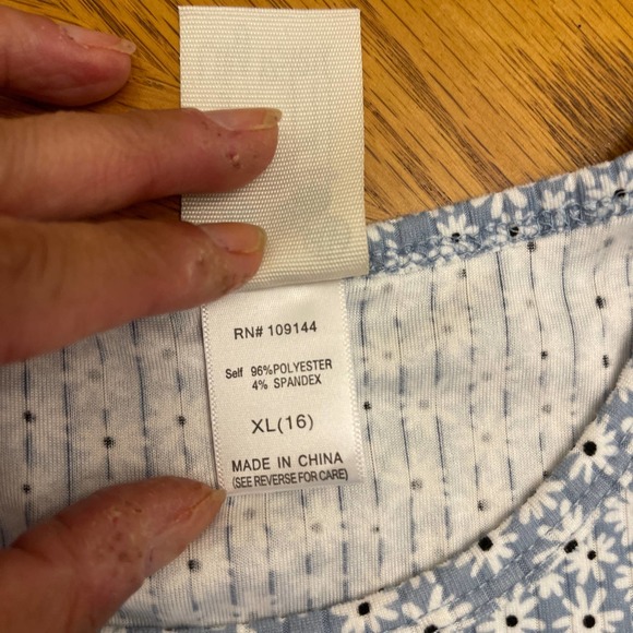 Lily Bleu T-shirt Girls Sz XL (16) barely used - Picture 6 of 6